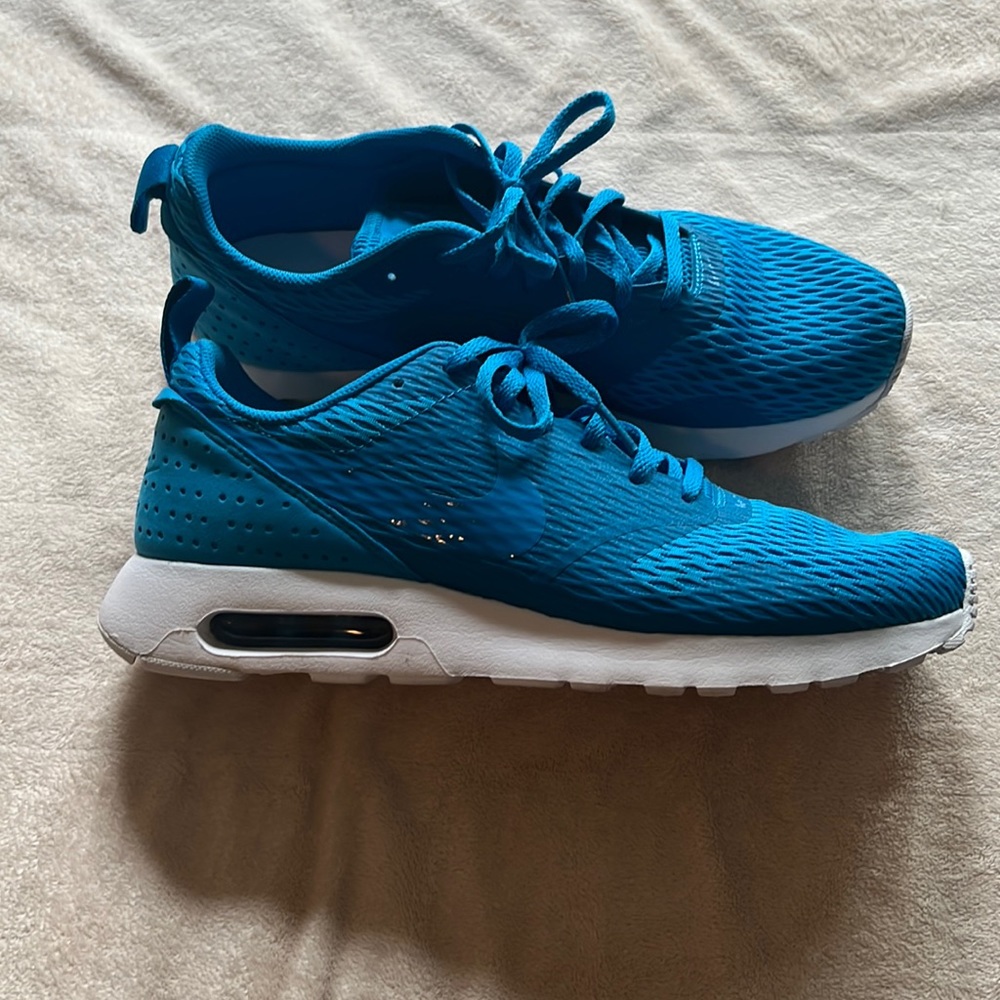 Mens 10.5 Nike Blue Running Shoes